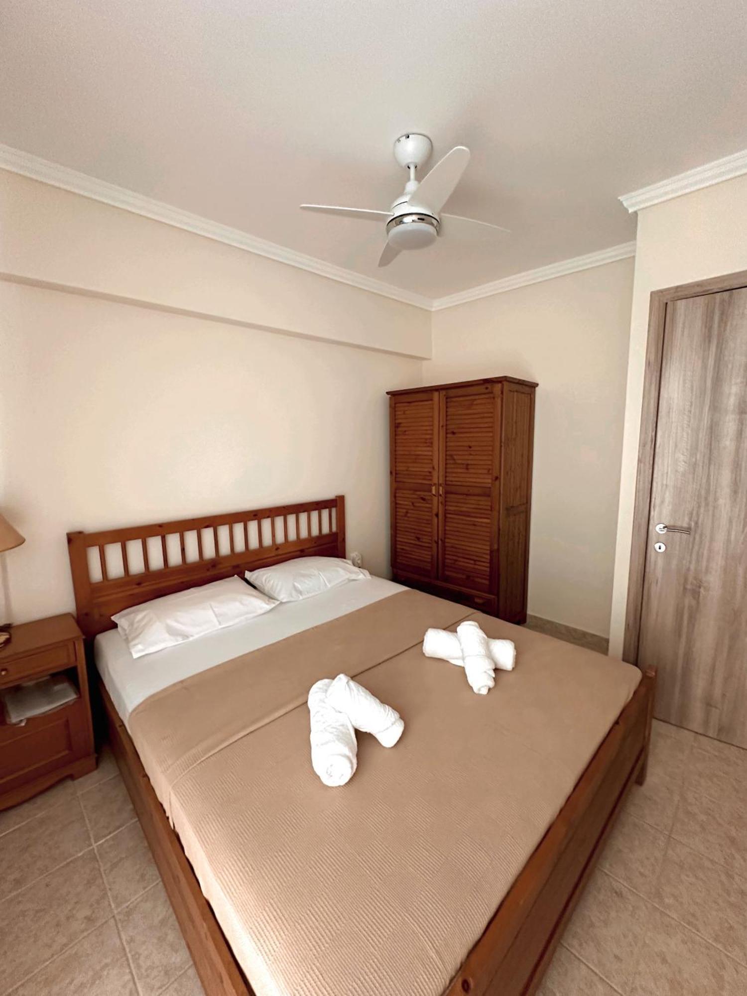 Diara Apartment Nea Iraklia Exterior foto